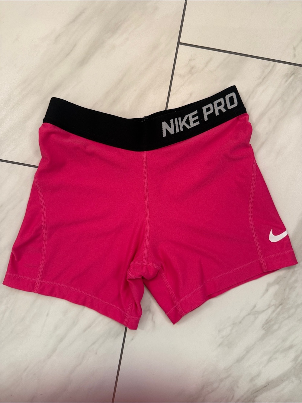 Girls Nike Pro Shorts Pink Size M